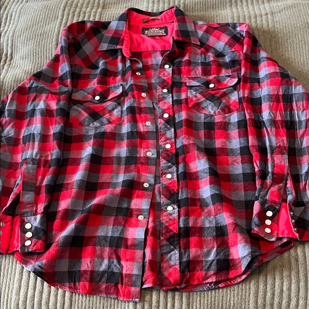 Vintage Men’s Greatland Sportswear long sleeve shirt. Mens M/L. Great condition!